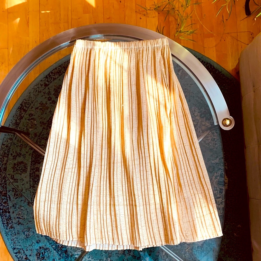 ✨ H&M✨ Gold Pleated Midi Skirt W/Elastic Waistband